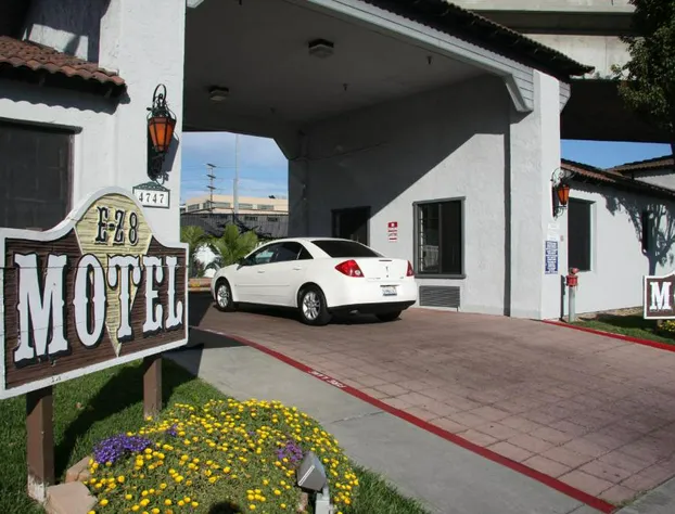 E-Z 8 Motel Old Town hotel detail image 3