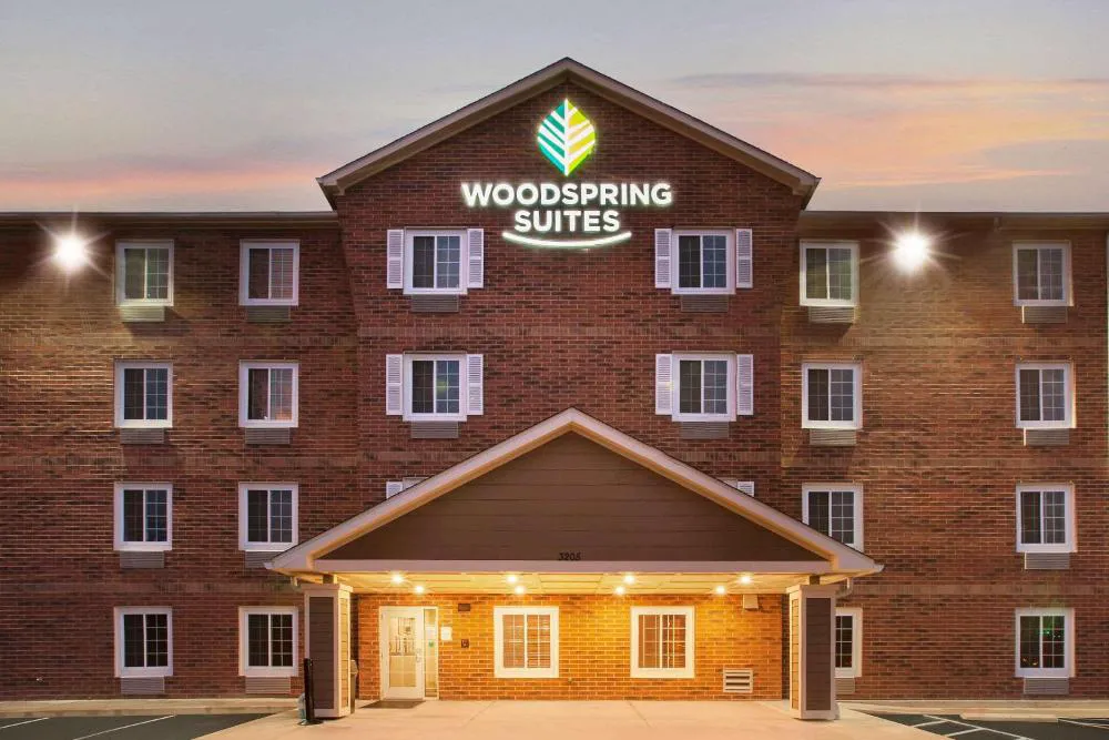 WoodSpring Suites Columbus Urbancrest hotel hero