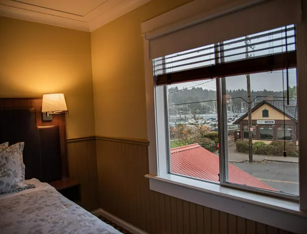 Salt Spring Inn hotel detail image 4