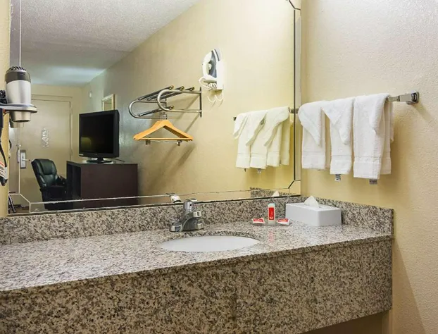 Econo Lodge Research Triangle Park hotel detail image 3