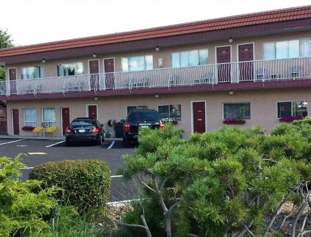 Swiss Sunset Inn hotel detail image 1