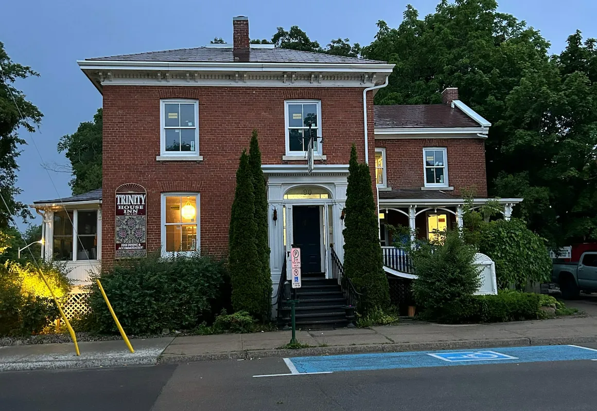 Trinity House Inn hotel hero