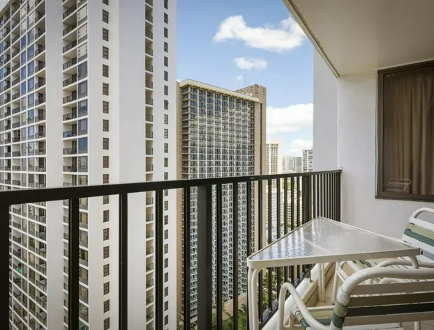 Aston at the Waikiki Banyan hotel detail image 4