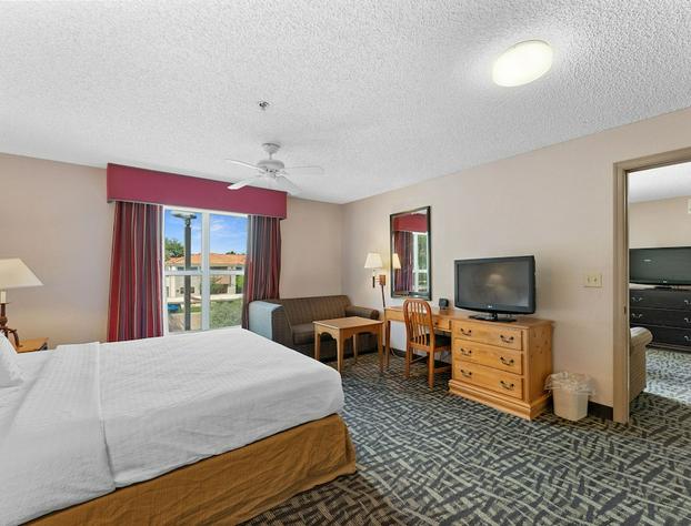 Suites on Scottsdale hotel detail image 1