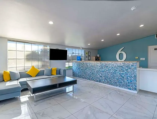 Studio 6 Suites Madera, California - Yosemite hotel detail image 2