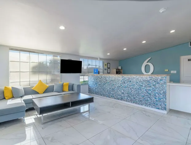 Studio 6 Suites Madera, California - Yosemite hotel detail image 2