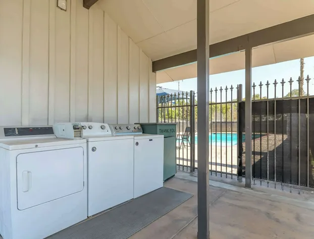 Studio 6 Suites Madera, California - Yosemite hotel detail image 3