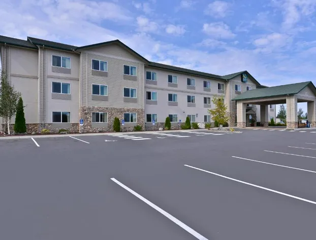 Quality Inn & Suites Sequim at Olympic National Park hotel detail image 2