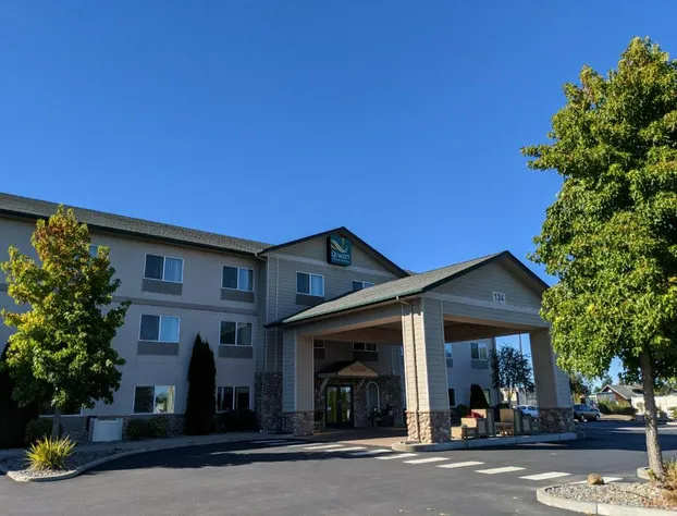 Quality Inn & Suites Sequim at Olympic National Park hotel detail image 1