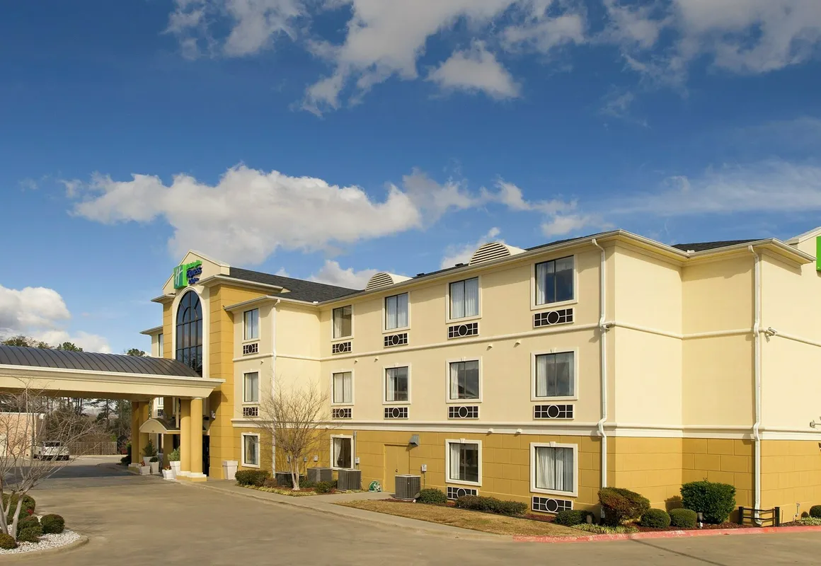 Holiday Inn Express Hotel & Suites Mount Pleasant by IHG hotel hero