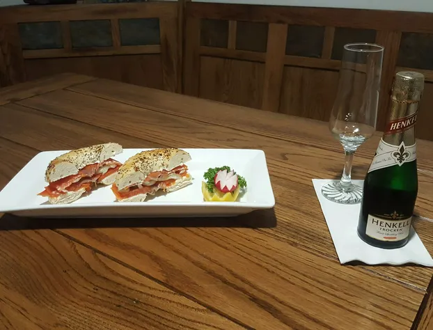 Kitimat Estuary Lodge B & B hotel detail image 3