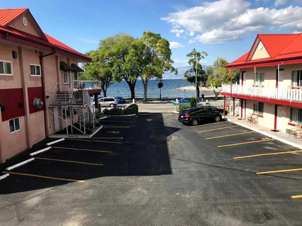 SlumberLodge Hotel hotel hero