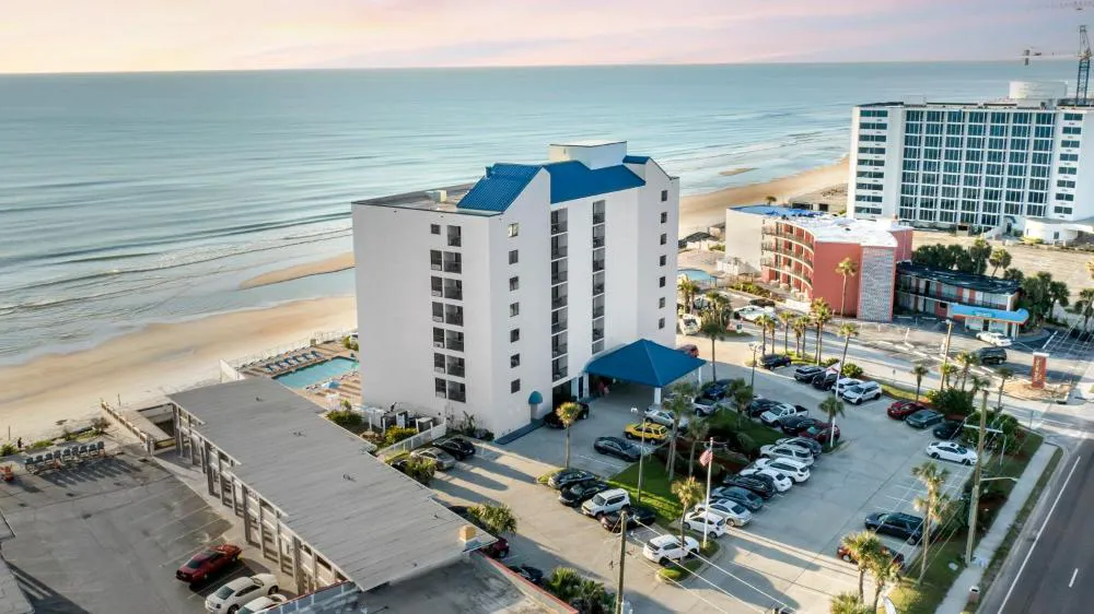 Tropical Winds Oceanfront Hotel hotel hero