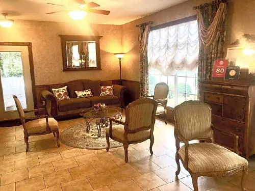 Honeysuckle Inn & Conference Center hotel detail image 2