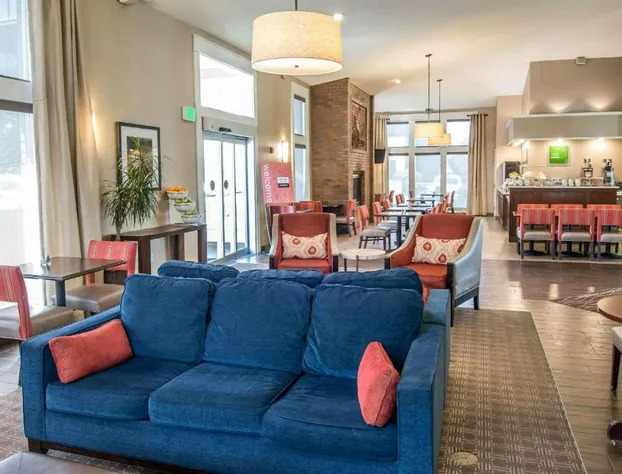 Comfort Inn & Suites hotel detail image 2