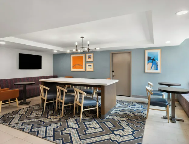 Holiday Inn Express Atlanta Airport - North by IHG hotel detail image 1