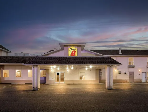 Super 8 by Wyndham Meadow Lake hotel detail image 1