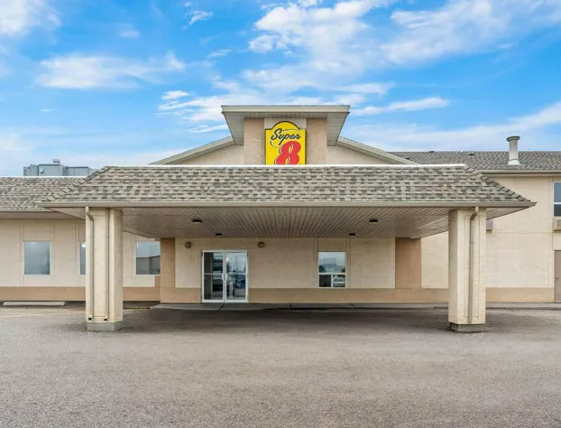 Super 8 by Wyndham Meadow Lake hotel detail image 1