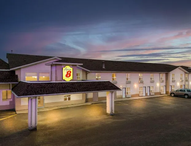 Super 8 by Wyndham Meadow Lake hotel detail image 3