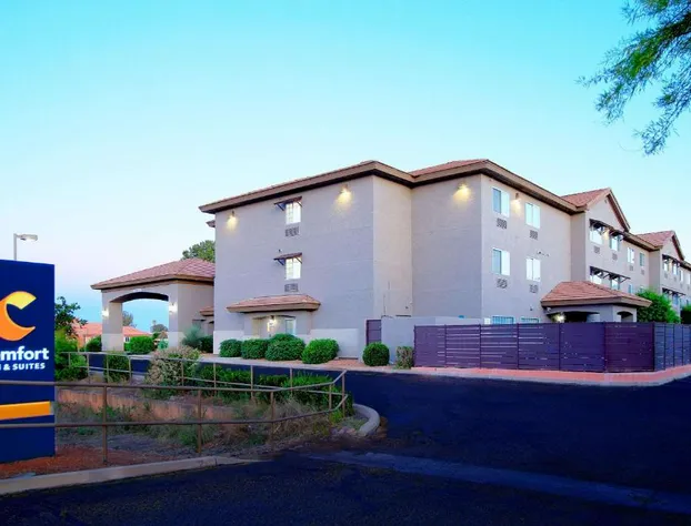 Comfort Inn & Suites Sierra Vista Near Ft Huachuca hotel detail image 1