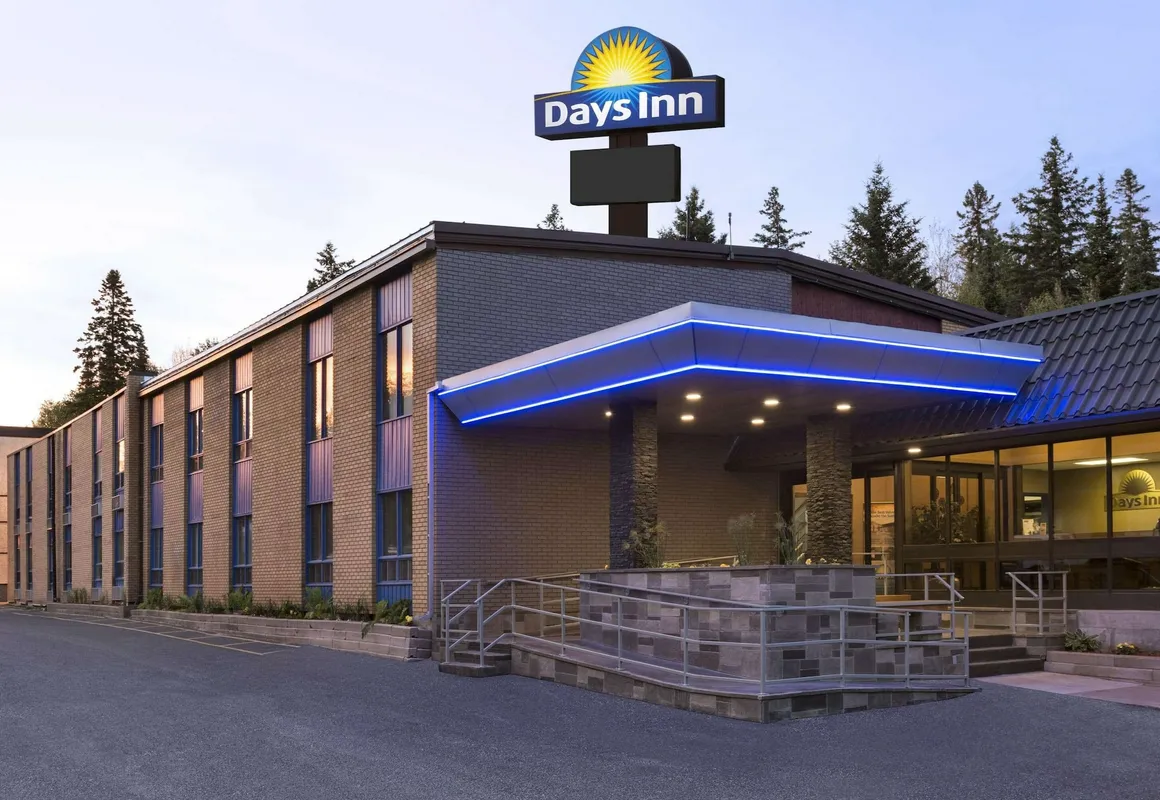 Sunset Inn Kenora hotel hero