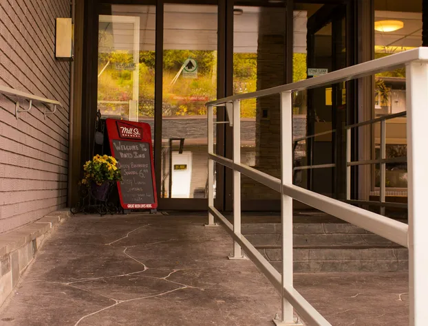 Sunset Inn Kenora hotel detail image 3