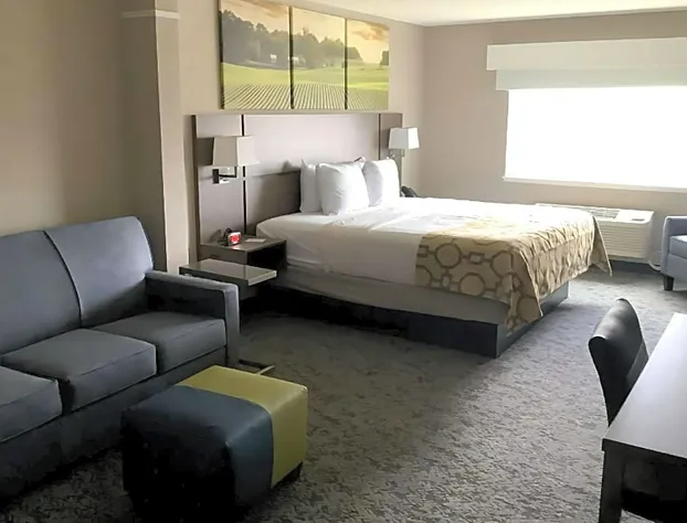 Clarion Pointe Mattoon Near University hotel detail image 3