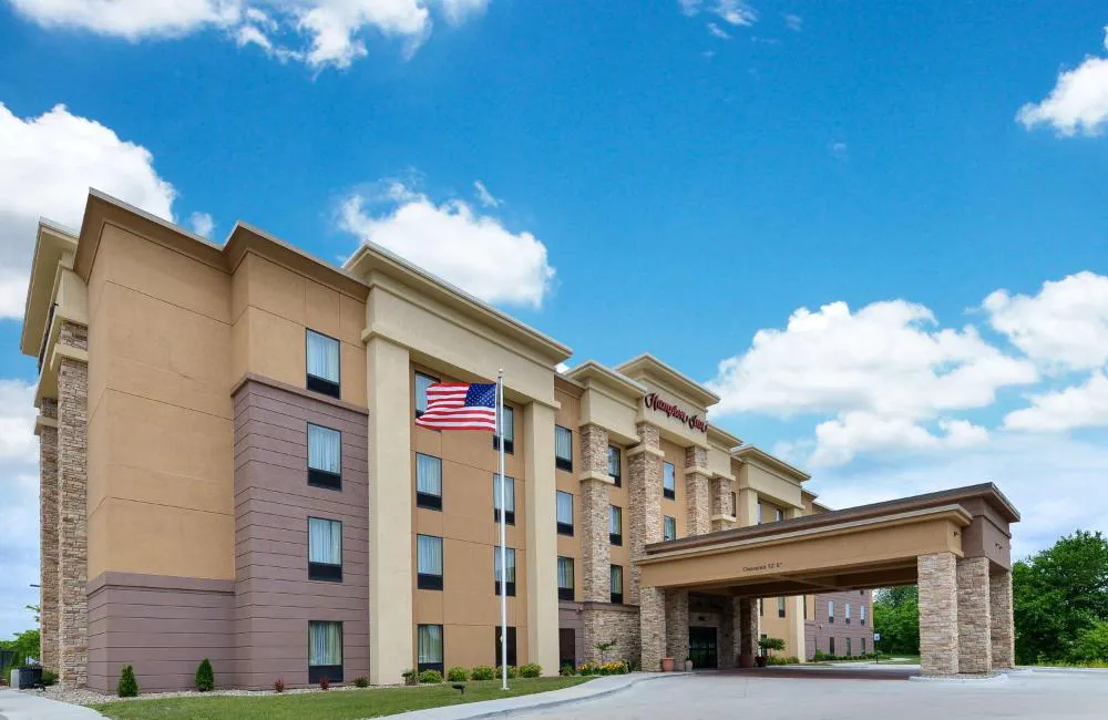 Hampton Inn Iowa City/University Area hotel hero