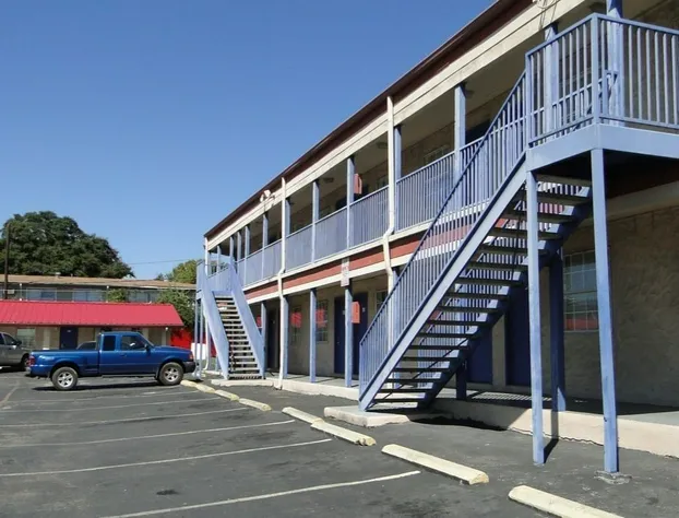 Deluxe Inn hotel detail image 1