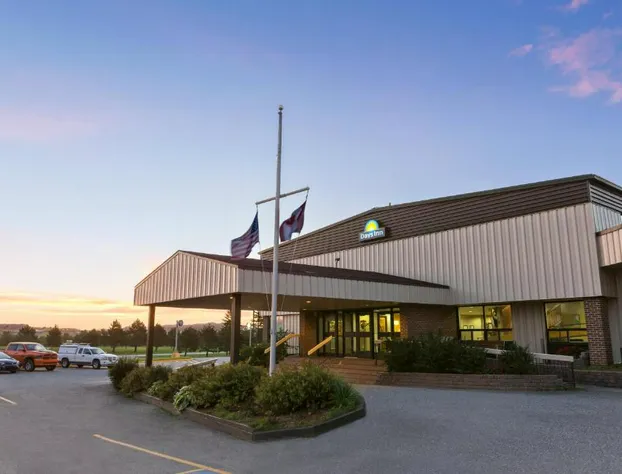 Days Inn by Wyndham Stephenville hotel detail image 2