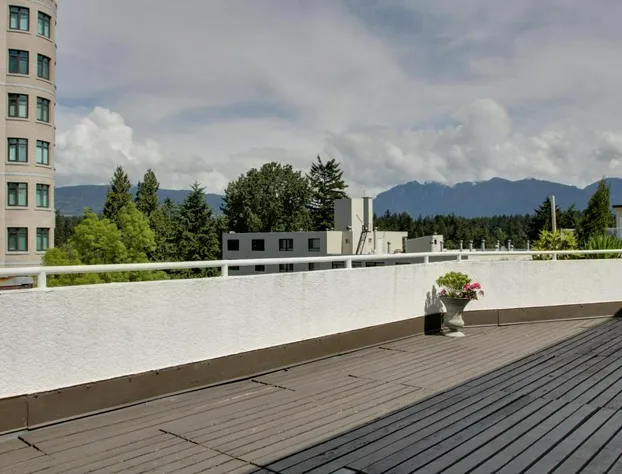 Rosellen Suites At Stanley Park hotel detail image 2