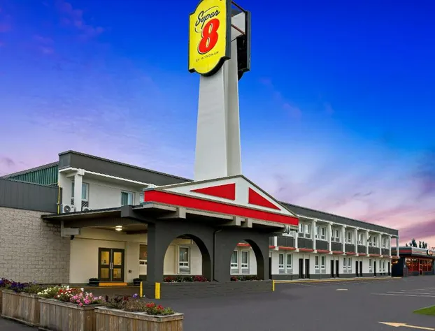 Super 8 by Wyndham Thunder Bay hotel detail image 1