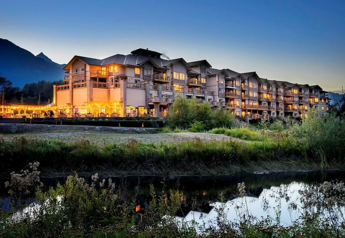 Executive Suites Hotel & Resort, Squamish hotel hero