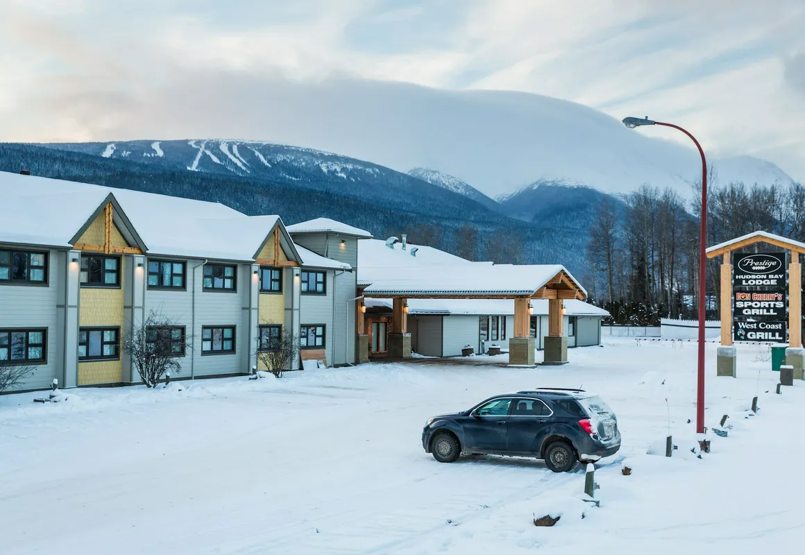 Prestige Hudson Bay Lodge & Conference Centre, WorldHotels Crafted Collection hotel hero