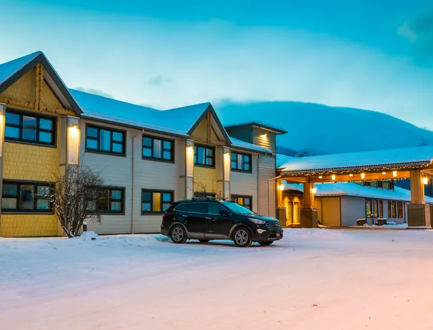 Prestige Hudson Bay Lodge & Conference Centre, WorldHotels Crafted Collection hotel detail image 1