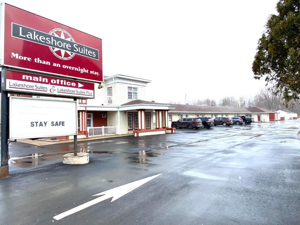 Lakeshore Suites hotel hero