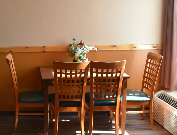 Ramada by Wyndham Timmins hotel detail image 4