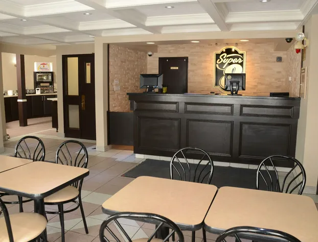 Super 8 by Wyndham North Bay hotel detail image 2