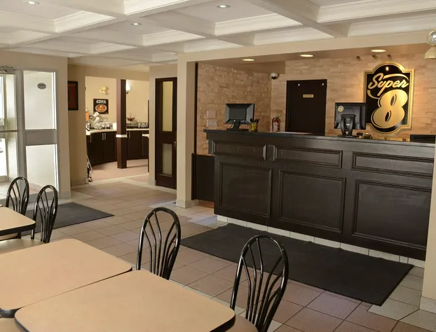 Super 8 by Wyndham North Bay hotel detail image 3