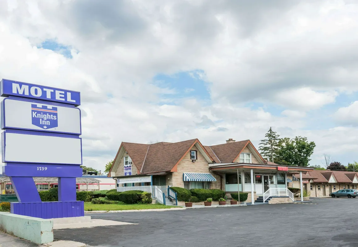 Knights Inn London hotel hero