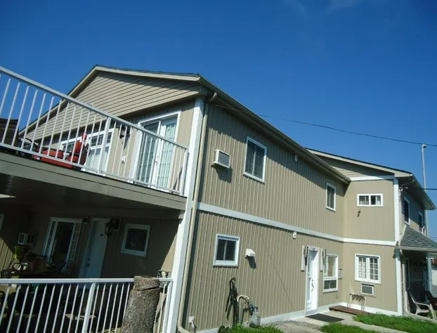 Bayside Inn & Waterfront Suites hotel detail image 2