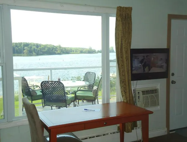 Bayside Inn & Waterfront Suites hotel detail image 4