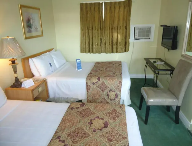 Bayside Inn & Waterfront Suites hotel detail image 3