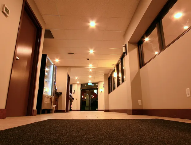 Super 8 by Wyndham Kelowna BC hotel detail image 3