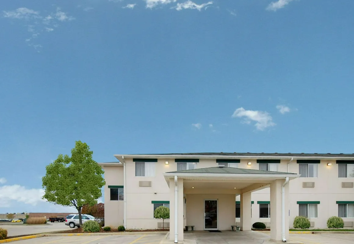 Quality Inn hotel hero