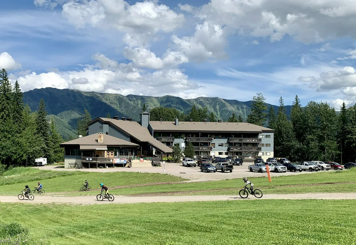 The Griz Inn hotel hero