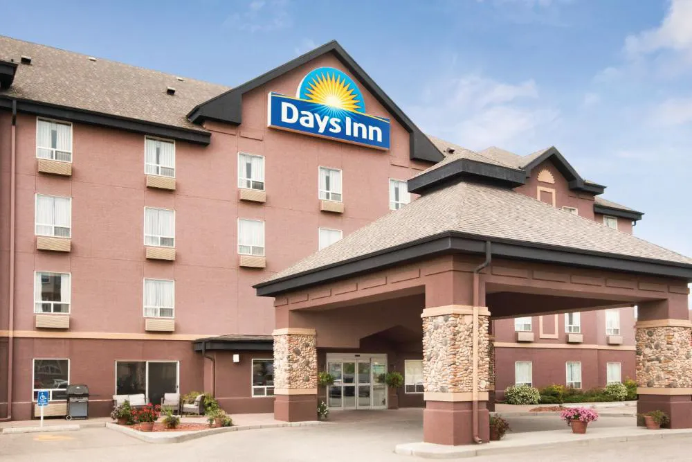 Days Inn by Wyndham Calgary Airport hotel hero