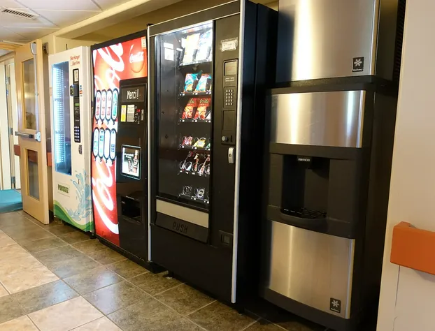 Super 8 by Wyndham Caraquet hotel detail image 2