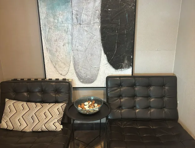 Super 8 by Wyndham Macleod Trail Calgary hotel detail image 4