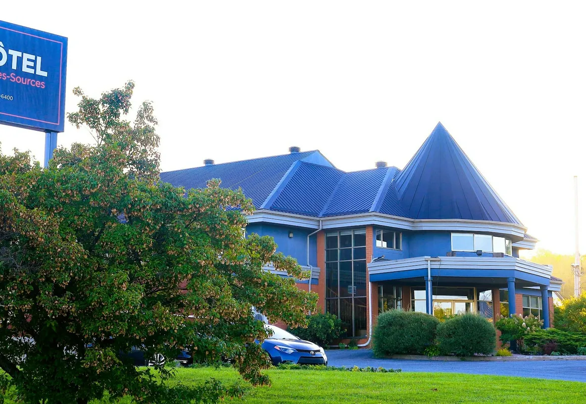 Hôtel Val-des-Sources hotel hero